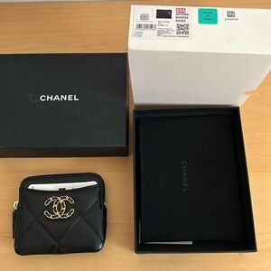 Chanel Mix Finition Chanel 19 mini wallet